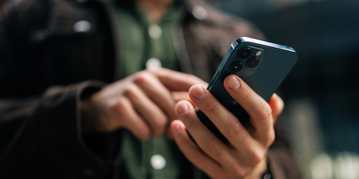 man uses mobile app in place of access with keys or key fobs